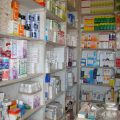 توزيع لجنة الصحة أدوية على المشافي والمستوصفات مع مراسلنا في دير الزور باسم عزيز